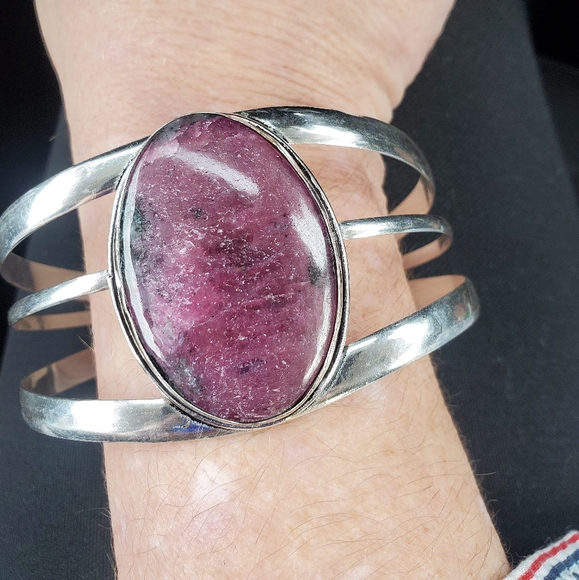New Ruby Zoisite 925 Silver Cuff Bracelet. - Picture 10 of 16